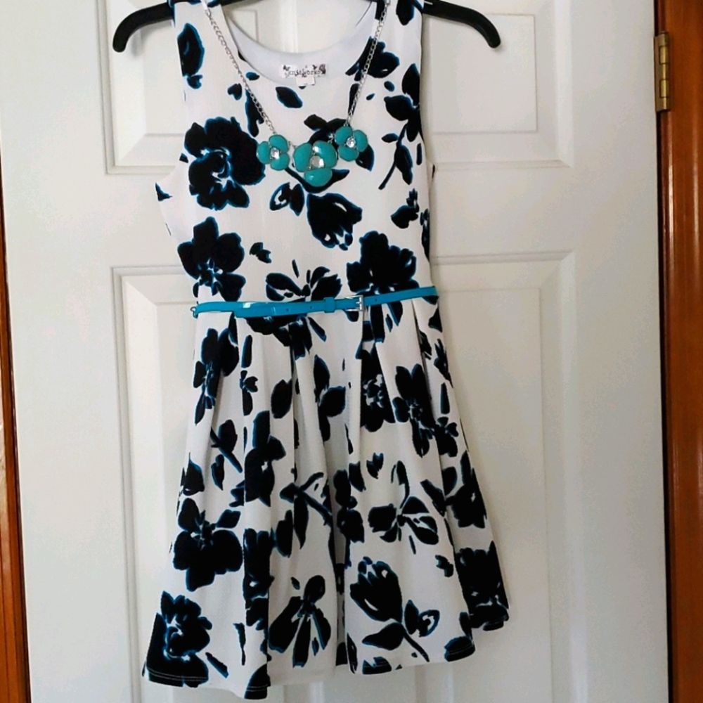 Girls sz 10 black and white dress